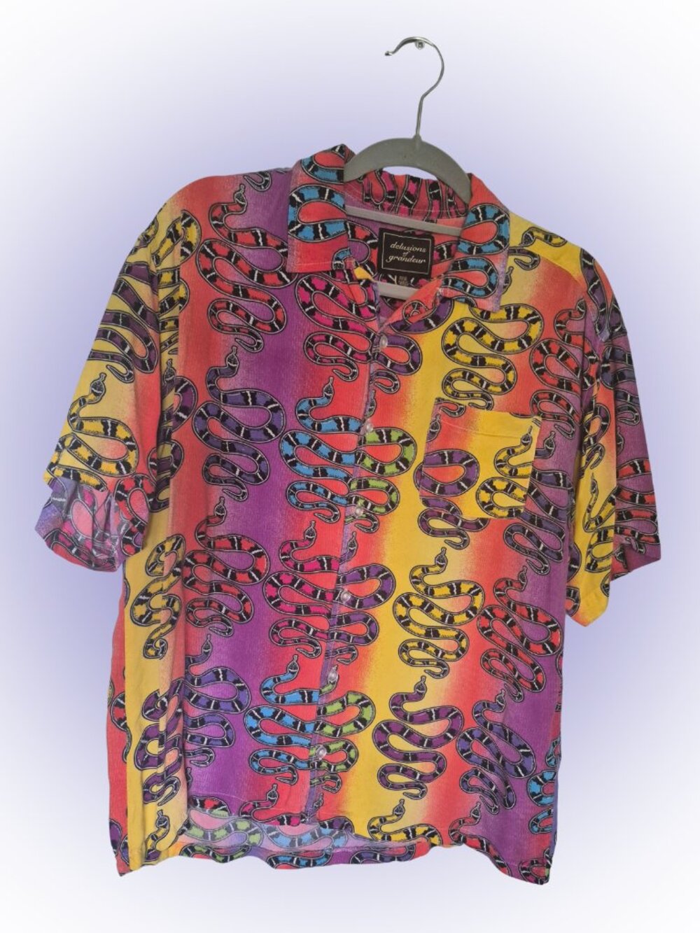 ✨️3/$15 Hawaiian snake shirt